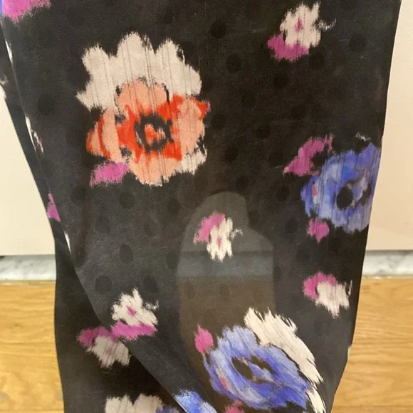 Topshop - Floral, subtle black polka dot sheer tank with a V neckline. UK 6 US 2 - Picture 2 of 8